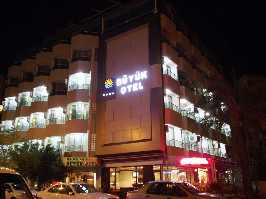 Bueyuek (adults Only) Hotell